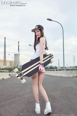 美女不穿衣服直播